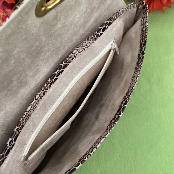 Snake print clutch bag , man made material never used from smoking free home. - Picture 8 of 9